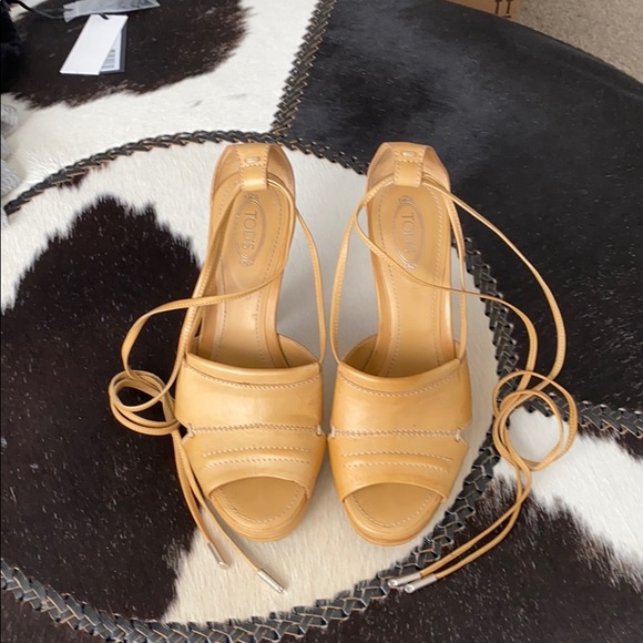 Tod’s Ankle Wrap sandal - Picture 1 of 6